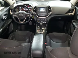 2016 Jeep Cherokee Latitude z VIN 1C4PJMCB4GW270663, wystawiony jako Copart lot #62411505 z przebiegiem 109 787 mil mil oraz Szkoda całkowita • Salvage title. Historia ofert i sprzedaży dostępna na DreamBid. Obrazek 8.