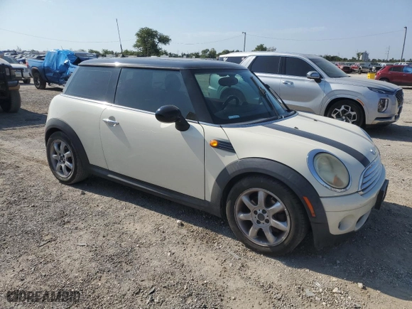 2009 MINI Cooper Hardtop with VIN WMWMF33589TT69934, listed as a Copart auction lot 43275705 with 157,482 mi miles and Clean Title. Bid and sale history available at carsss.com. Image 4.