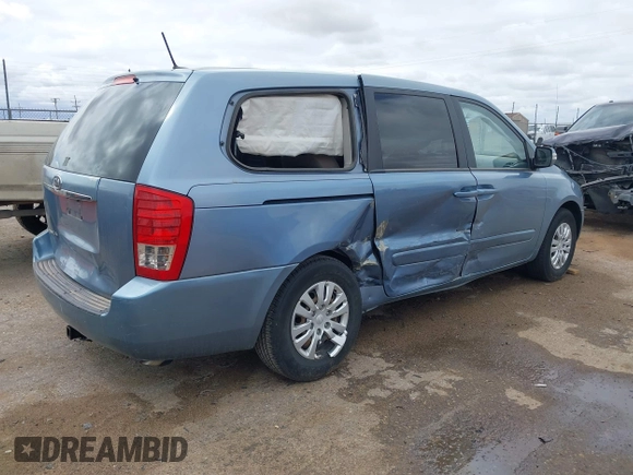 2011 Kia Sedona LX with VIN KNDMG4C70B6424016, listed as a IAAI auction lot 41964190 with 116,859 mi miles. Bid and sale history available at carsss.com. Image 4.