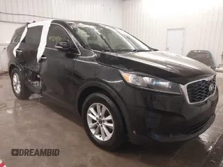 2020 Kia Sorento LX with VIN 5XYPG4A31LG688390, listed as a IAAI auction lot 41584820 with 116,916 mi miles. Bid and sale history available at carsss.com. Image 1.