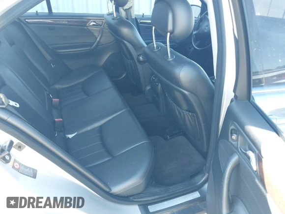 2005 Mercedes-Benz C 320 с VIN WDBRF84J35F646188, выставлен на аукционе IAAI как лот 41692007 с пробегом 203 320 миль миль и . История ставок и продаж доступна на DreamBid. Изображение 8.