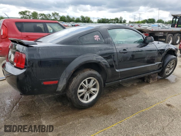 2005 Ford Mustang Deluxe z VIN 1ZVFT80N755258602, wystawiony jako Copart lot #57840845 z przebiegiem 155 278 mil mil oraz Szkoda całkowita • Salvage title. Historia ofert i sprzedaży dostępna na DreamBid. Obrazek 3.