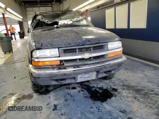 2000 Chevrolet Blazer LS z VIN 1GNCT18WXYK132399, wystawiony jako Copart lot #87880555 z przebiegiem 89 350 mil mil oraz Czysty tytuł • Clean title. Historia ofert i sprzedaży dostępna na DreamBid. Obrazek 12.