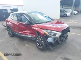 2019 Nissan Kicks SV z VIN 3N1CP5CU3KL544571, wystawiony jako IAAI lot #42003415 z przebiegiem 120 877 mil mil oraz . Historia ofert i sprzedaży dostępna na DreamBid. Obrazek 1.