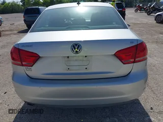 2013 Volkswagen Passat SE with VIN 1VWBH7A36DC001528, listed as a IAAI auction lot 42568026 with 186,814 mi miles and . Bid and sale history available at DreamBid. Image 16.
