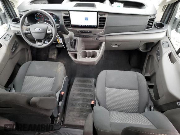 2022 Ford Transit Passenger XL z VIN 1FBAX2C88NKA69872, wystawiony jako Copart lot #89361645 z przebiegiem 31 336 mil mil oraz Tytuł czysty. Historia ofert i sprzedaży dostępna na DreamBid. Obrazek 8.