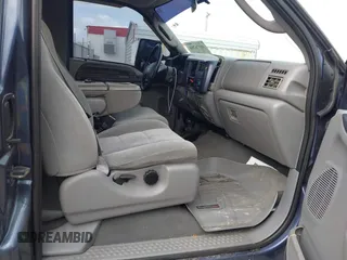 2004 Ford Super Duty F-250 XL with VIN 1FTNX21P04EA03269, listed as a IAAI auction lot 40376204 with 174,588 mi miles. Bid and sale history available at carsss.com. Image 5.