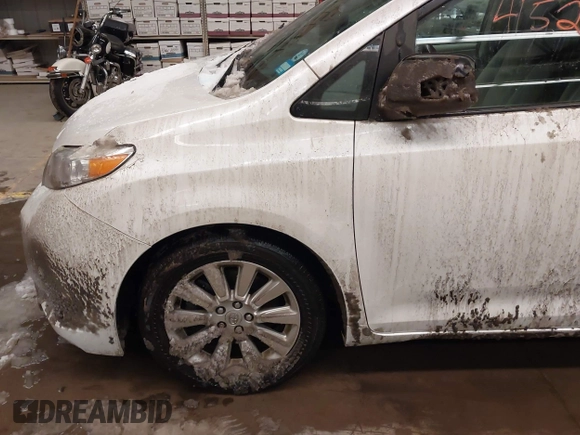 2011 Toyota Sienna XLE with VIN 5TDDK3DC0BS005250, listed as a IAAI auction lot 41526861 with 145,466 mi miles. Bid and sale history available at carsss.com. Image 17.