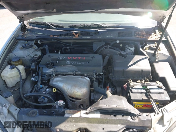 2004 Toyota Camry LE with VIN 4T1BE32K04U319290, listed as a IAAI auction lot 42019125 with 304,666 mi miles. Bid and sale history available at carsss.com. Image 10.