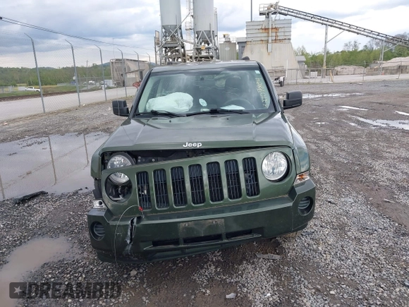 2008 Jeep Patriot Sport with VIN 1J8FT28088D520705, listed as a IAAI auction lot 42107804 with 77,032 mi miles and . Bid and sale history available at DreamBid. Image 12.