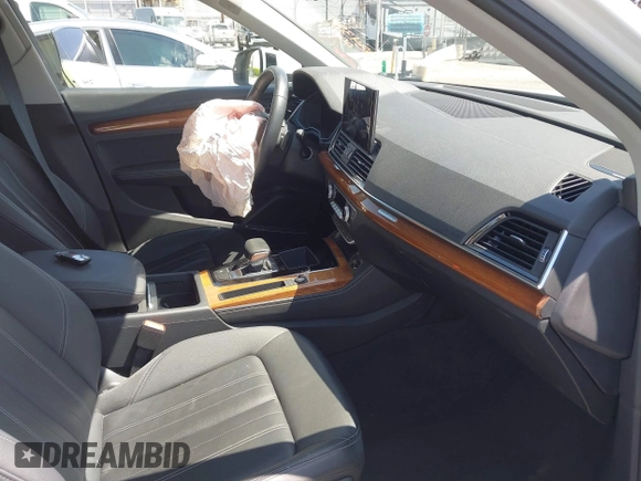 2021 Audi Q5 Premium Plus z VIN WA1E2AFY1M2043365, wystawiony jako IAAI lot #42286970 z przebiegiem 28 438 mil mil oraz . Historia ofert i sprzedaży dostępna na DreamBid. Obrazek 5.