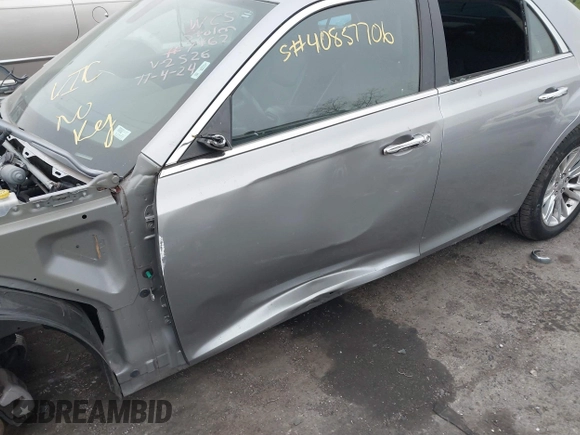 2016 Chrysler 300 with VIN 2C3CCAEGXGH322526, listed as a IAAI auction lot 40857706 with 40,879 mi miles. Bid and sale history available at carsss.com. Image 16.