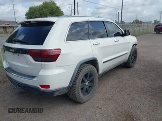 2011 Jeep Grand Cherokee Overland Summit with VIN 1J4RR6GT9BC586712, listed as a IAAI auction lot 42427655 with 157,549 mi miles and . Bid and sale history available at DreamBid. Image 4.