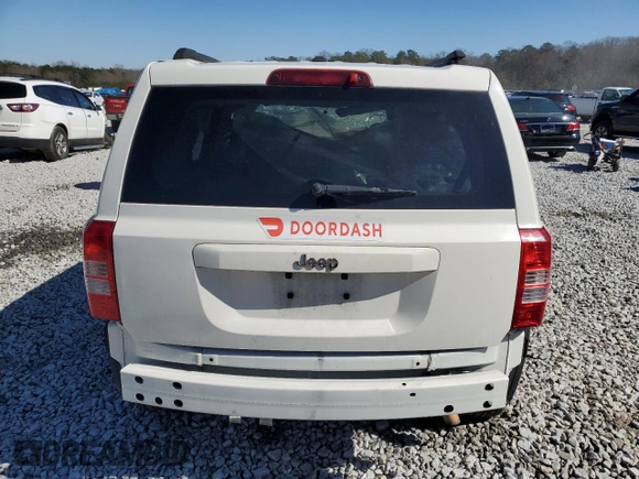 2007 Jeep Patriot Sport with VIN 1J8FT28W07D398750, listed as a Copart auction lot 44977885 with 212,185 mi miles and Non Repairable. Bid and sale history available at DreamBid. Image 6.