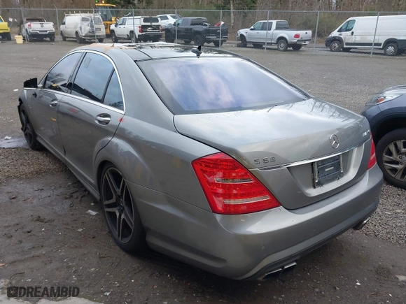 2013 Mercedes-Benz S-Class S 63 AMG with VIN WDDNG7EB3DA493697, listed as a IAAI auction lot 41307788 with 113,561 mi miles. Bid and sale history available at carsss.com. Image 3.