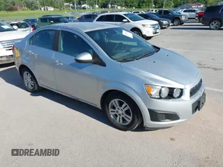 2012 Chevrolet Sonic LT z VIN 1G1JC5SB1C4226948, wystawiony jako IAAI lot #42330132 z przebiegiem 160 521 mil mil oraz . Historia ofert i sprzedaży dostępna na DreamBid. Obrazek 1.