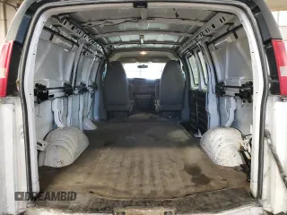 2010 GMC Savana z VIN 1GTUGAD49A1154623, wystawiony jako Copart lot #72933064 z przebiegiem 284 487 mil mil oraz Tytuł czysty. Historia ofert i sprzedaży dostępna na DreamBid. Obrazek 10.