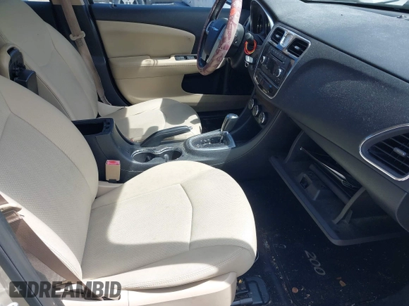 2013 Chrysler 200 Touring with VIN 1C3CCBBB9DN632877, listed as a IAAI auction lot 41935934 with 156,677 mi miles. Bid and sale history available at carsss.com. Image 5.