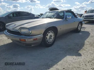 1996 Jaguar XJS with VIN SAJNX2742TC224607, listed as a Copart auction lot 78027854 with 43,928 mi miles and Non Repairable. Bid and sale history available at carsss.com. Image 1.