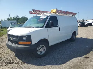 2013 Chevrolet Express Cargo z VIN 1GCWGFCA2D1120685, wystawiony jako Copart lot #56703665 z przebiegiem 250 247 mil mil oraz Czysty tytuł • Clean title. Historia ofert i sprzedaży dostępna na DreamBid. Obrazek 1.