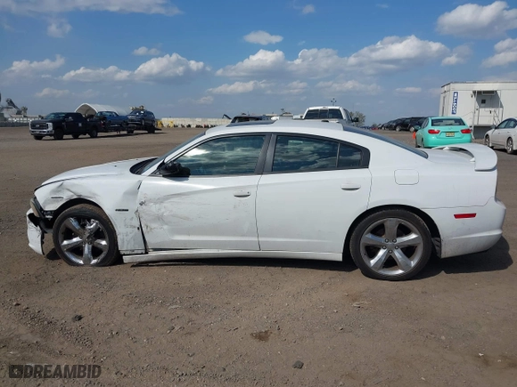 2011 Dodge Charger RT Plus with VIN 2B3CL5CT0BH609483, listed as a IAAI auction lot 40474315 with 202,644 mi miles. Bid and sale history available at carsss.com. Image 14.
