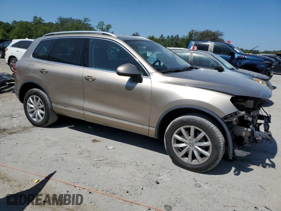 2016 Volkswagen Touareg Sport with VIN WVGEF9BP1GD006147, listed as a Copart auction lot 53247765 with 7,842 mi miles and Salvage Title. Bid and sale history available at DreamBid. Image 4.