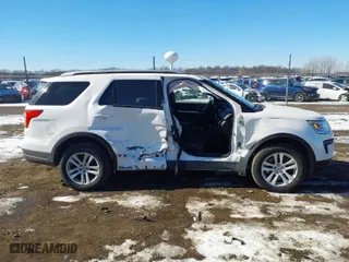 2018 Ford Explorer XLT with VIN 1FM5K8D80JGB28094, listed as a IAAI auction lot 41642550 with 139,887 mi miles. Bid and sale history available at carsss.com. Image 14.