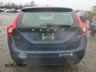 2015 Volvo V60 T5 Drive-E Premier z VIN YV140MEK9F1233763, wystawiony jako Copart lot #45242415 z przebiegiem 97 916 mil mil oraz Szkoda całkowita • Salvage title. Historia ofert i sprzedaży dostępna na DreamBid. Obrazek 6.
