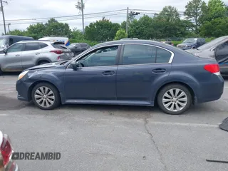 2011 Subaru Legacy Limited Power Moon z VIN 4S3BMCL69B3222293, wystawiony jako IAAI lot #42304231 z przebiegiem 144 857 mil mil oraz . Historia ofert i sprzedaży dostępna na DreamBid. Obrazek 14.