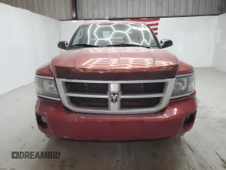 2010 Dodge Dakota Bighorn/Lonestar z VIN 1D7CE3GK4AS100976, wystawiony jako Copart lot #57589005 z przebiegiem 163 315 mil mil oraz Czysty tytuł • Clean title. Historia ofert i sprzedaży dostępna na DreamBid. Obrazek 5.