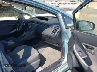 2014 Toyota Prius Four with VIN JTDKN3DU2E1765639, listed as a IAAI auction lot 42433480 with 97,083 mi miles and . Bid and sale history available at DreamBid. Image 5.