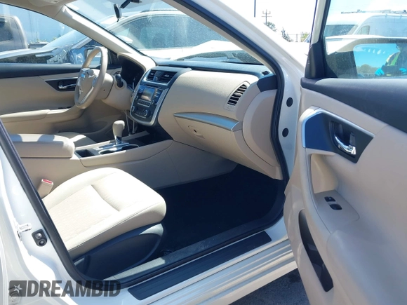 2017 Nissan Altima SV z VIN 1N4AL3AP1HC141166, wystawiony jako IAAI lot #41863150 z przebiegiem 95 770 mil mil oraz . Historia ofert i sprzedaży dostępna na DreamBid. Obrazek 5.