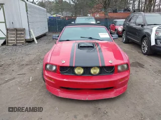 2006 Ford Mustang GT Deluxe with VIN 1ZVFT85H265120003, listed as a IAAI auction lot 41810689 with 93,878 mi miles. Bid and sale history available at carsss.com. Image 12.