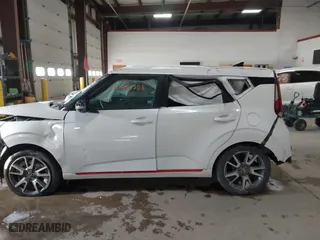 2020 Kia Soul GT-Line with VIN KNDJ63AU7L7028962, listed as a IAAI auction lot 41405208 with 73,589 mi miles. Bid and sale history available at carsss.com. Image 14.