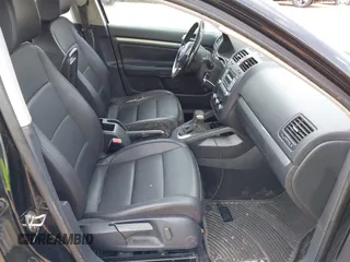 2010 Volkswagen Jetta Limited Edition z VIN 3VWRX7AJ6AM141816, wystawiony jako IAAI lot #42485993 z przebiegiem 232 329 mil mil oraz . Historia ofert i sprzedaży dostępna na DreamBid. Obrazek 5.