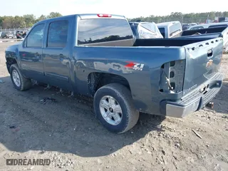 2007 Chevrolet Silverado 1500 LTZ with VIN 2GCEK13M471515148, listed as a IAAI auction lot 41414437 with 220,000 mi miles. Bid and sale history available at carsss.com. Image 3.