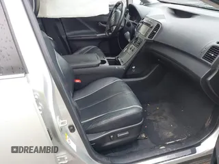 2013 Toyota Venza LE z VIN 4T3ZA3BB4DU077069, wystawiony jako IAAI lot #42103701 z przebiegiem 119 947 mil mil oraz . Historia ofert i sprzedaży dostępna na DreamBid. Obrazek 5.
