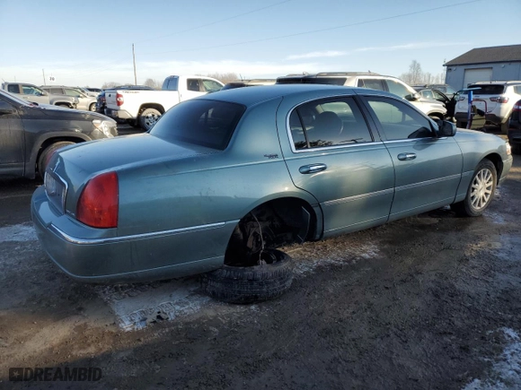 2006 Lincoln Town Car Signature Limited with VIN 1LNHM82VX6Y616177, listed as a Copart auction lot 44351915 with 92,583 mi miles and Clean Title. Bid and sale history available at carsss.com. Image 3.