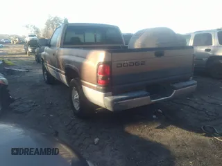 2001 Dodge 1500 z VIN 1B7HC16Y71S669658, wystawiony jako IAAI lot #41472744 z przebiegiem 213 617 mil mil oraz . Historia ofert i sprzedaży dostępna na DreamBid. Obrazek 3.