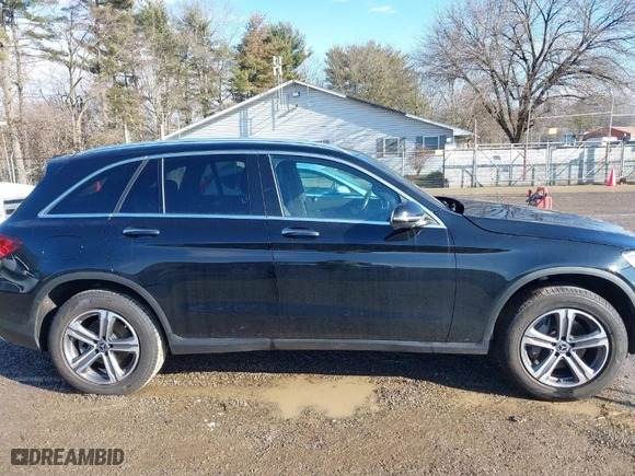 2022 Mercedes-Benz GLC with VIN W1N0G8EB2NV343237, listed as a IAAI auction lot 41639586 with 33,580 mi miles. Bid and sale history available at carsss.com. Image 14.