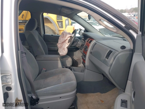 2004 Dodge Durango SLT with VIN 1D4HD48N44F217233, listed as a IAAI auction lot 41792773 with 105,741 mi miles. Bid and sale history available at carsss.com. Image 5.