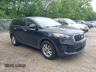 2019 Kia Sorento LX z VIN 5XYPG4A58KG487814, wystawiony jako IAAI lot #42295174 z przebiegiem 89 093 mil mil oraz . Historia ofert i sprzedaży dostępna na DreamBid. Obrazek 1.