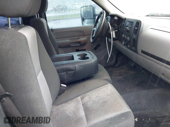 2009 GMC Sierra 1500 Work Truck z VIN 1GTEC14C59Z900876, wystawiony jako IAAI lot #42240573 z przebiegiem 315 043 mil mil oraz . Historia ofert i sprzedaży dostępna na DreamBid. Obrazek 5.