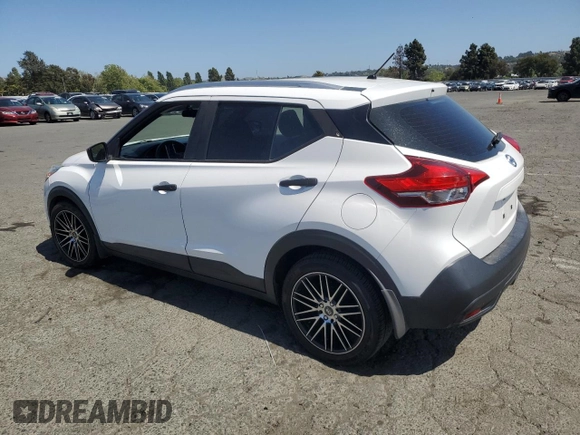 2019 Nissan Kicks S z VIN 3N1CP5CU1KL495287, wystawiony jako Copart lot #55803885 z przebiegiem 88 530 mil mil oraz Szkoda całkowita • Salvage title. Historia ofert i sprzedaży dostępna na DreamBid. Obrazek 2.