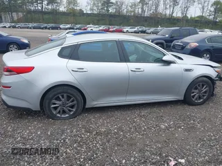 2020 Kia Optima LX z VIN 5XXGT4L38LG422703, wystawiony jako IAAI lot #39335033 z przebiegiem 73 037 mil mil oraz . Historia ofert i sprzedaży dostępna na DreamBid. Obrazek 13.