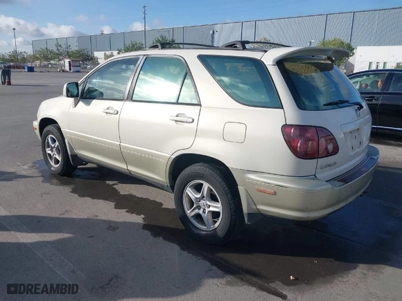2000 Lexus RX 300 with VIN JT6HF10U8Y0117712, listed as a IAAI auction lot 41993034 with 388,881 mi miles. Bid and sale history available at carsss.com. Image 3.