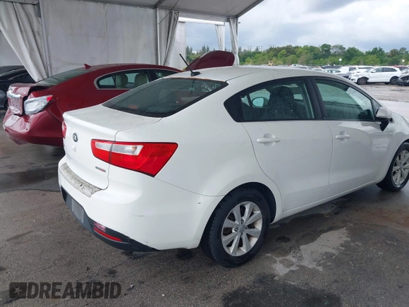 2014 Kia Rio EX z VIN KNADN4A38E6339206, wystawiony jako IAAI lot #41972283 z przebiegiem 95 993 mil mil oraz . Historia ofert i sprzedaży dostępna na DreamBid. Obrazek 4.