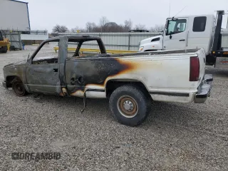 1997 GMC Sierra 1500 with VIN 1GTGC24R3VZ522487, listed as a Copart auction lot 44922165 with Not Provided miles and Non Repairable. Bid and sale history available at DreamBid. Image 2.