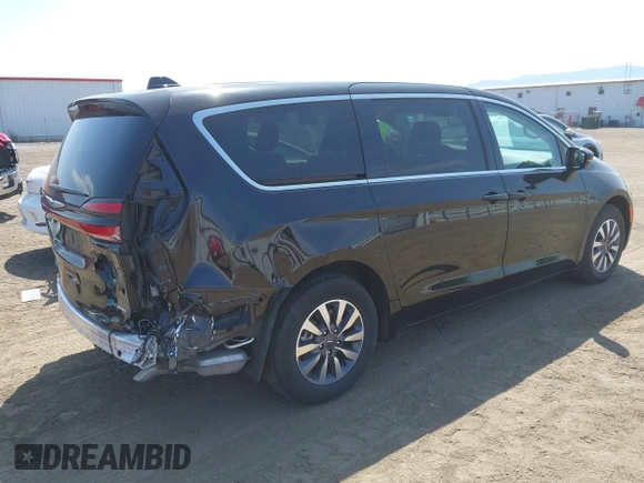 2024 Chrysler Pacifica Hybrid Select z VIN 2C4RC1S76RR177928, wystawiony jako IAAI lot #42489370 z przebiegiem 30 130 mil mil oraz . Historia ofert i sprzedaży dostępna na DreamBid. Obrazek 4.