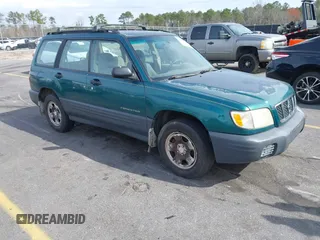 2001 Subaru Forester L with VIN JF1SF635X1H717371, listed as a IAAI auction lot 41719771 with 221,590 mi miles. Bid and sale history available at carsss.com. Image 1.